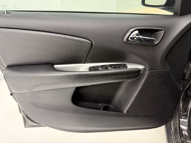 Used 2019 Dodge Journey SE FWD image 27