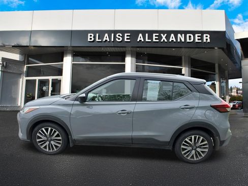 Used 2024 Nissan Kicks SV FWD image 7