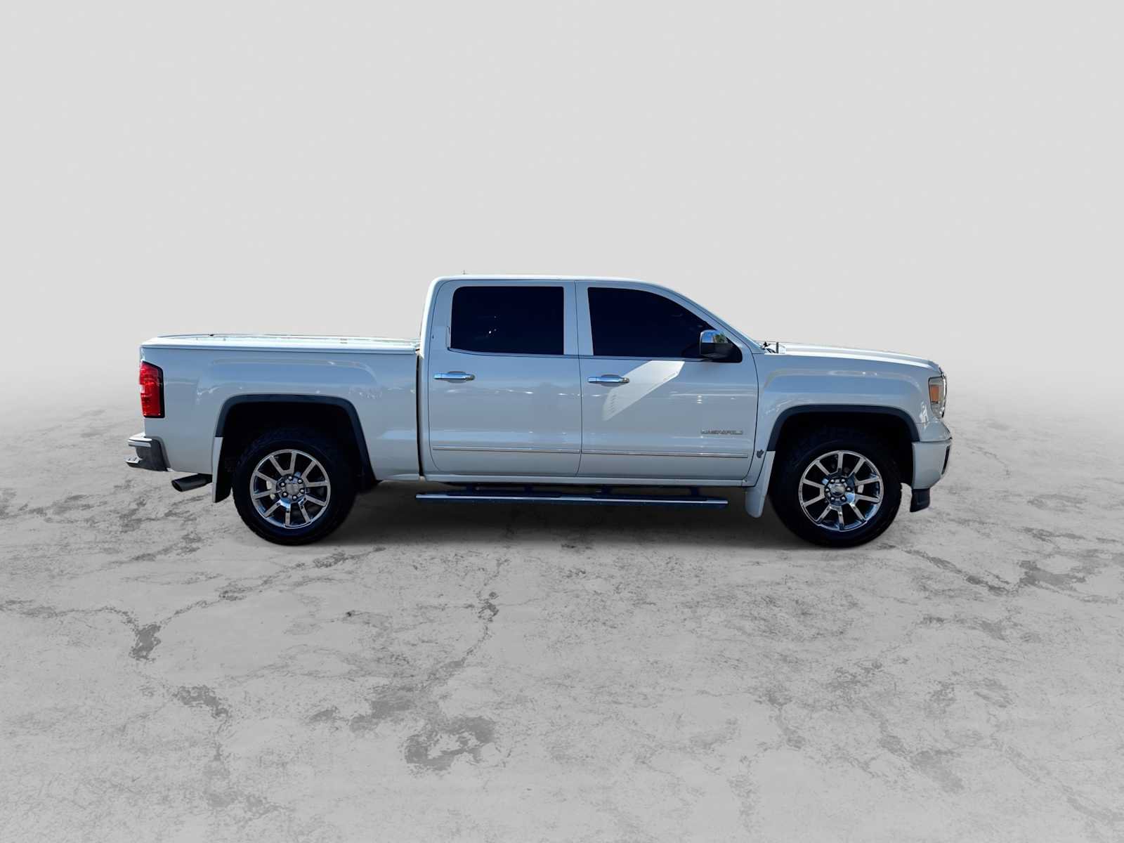 Used 2014 GMC Sierra 1500 Denali w/ Driver Alert Package AWD/4WD image 9