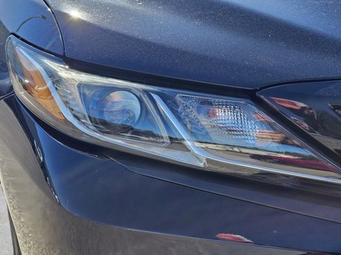 Used 2024 Toyota Camry SE image 4