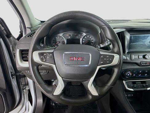 Used 2022 GMC Terrain SLE image 13