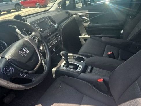 Used 2017 Honda Ridgeline RT image 10