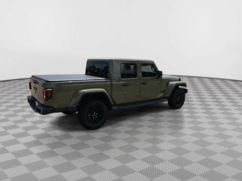Used 2025 Jeep Gladiator Sport AWD/4WD image 3