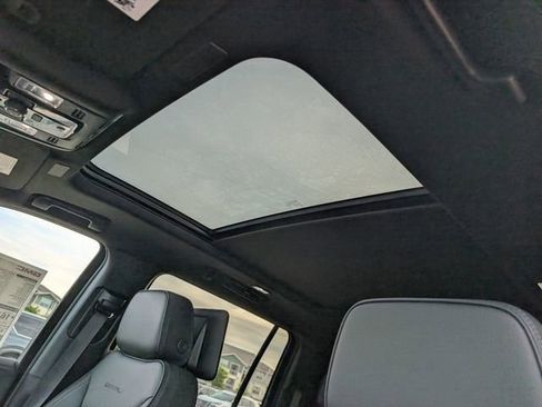 New 2026 GMC Yukon XL Denali w/ Denali Reserve Package RWD image 18