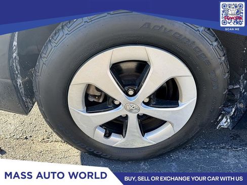 Used 2012 Toyota Prius Five image 11