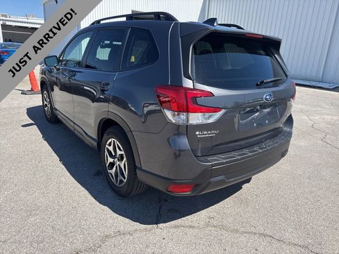 Used 2023 Subaru Forester Premium image 7