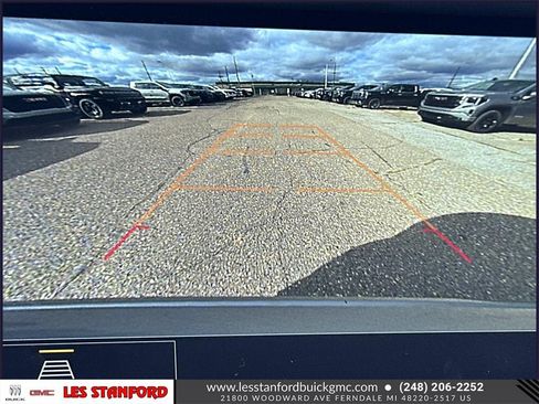 Used 2023 Buick Envision Essence image 29