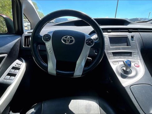 Used 2015 Toyota Prius Four FWD image 7
