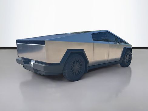 Used 2024 Tesla Cybertruck AWD Crew Cab image 5