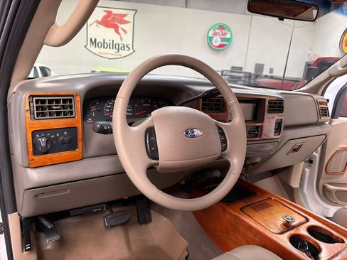 Used 2003 Ford F450 Lariat RWD image 27