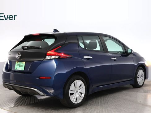 Used 2025 Nissan Leaf S FWD image 3