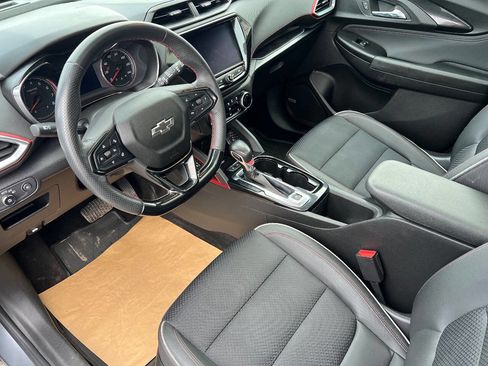 Used 2022 Chevrolet TrailBlazer RS w/ Sun and Liftgate Package image 13