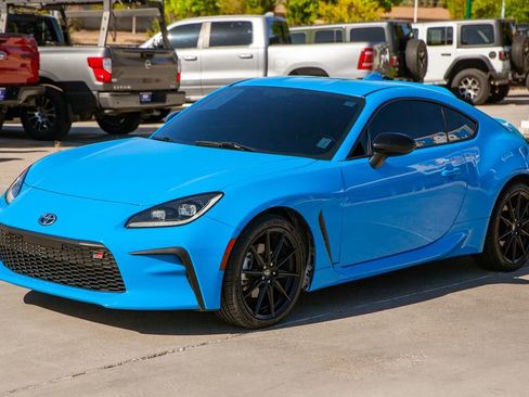 Used 2023 Toyota GR86 RWD image 8