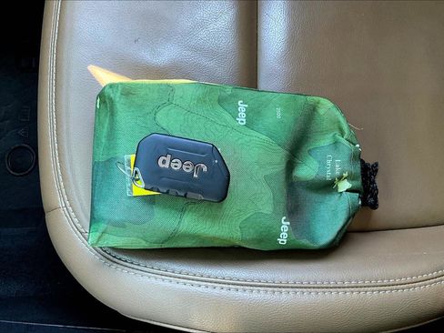 Used 2020 Jeep Gladiator Rubicon image 11