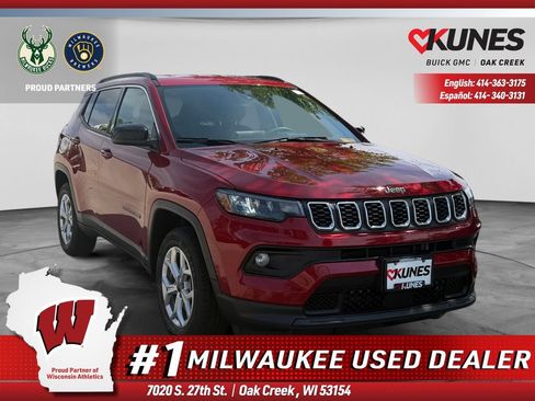 Used 2025 Jeep Compass Latitude AWD/4WD image 1