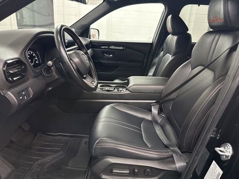 Used 2024 Honda Pilot TrailSport image 20