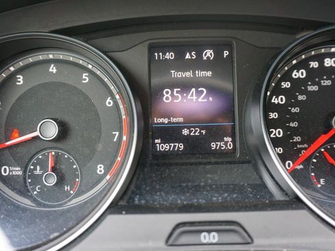 Used 2021 Volkswagen Atlas SE image 27