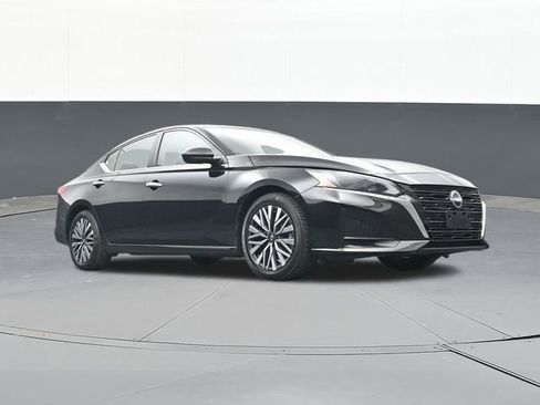 Used 2024 Nissan Altima 2.5 SV image 52