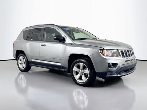 Used 2017 Jeep Compass Sport w/ Power Value Group image 3