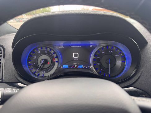 Used 2018 Chrysler 300 S image 25