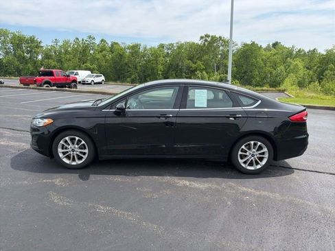 Used 2020 Ford Fusion SE FWD image 4