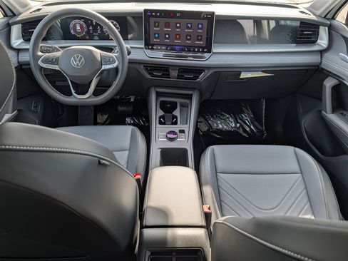 New 2026 Volkswagen Tiguan SE AWD/4WD image 8