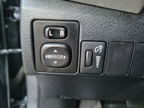 Used 2014 Toyota Corolla LE FWD image 35