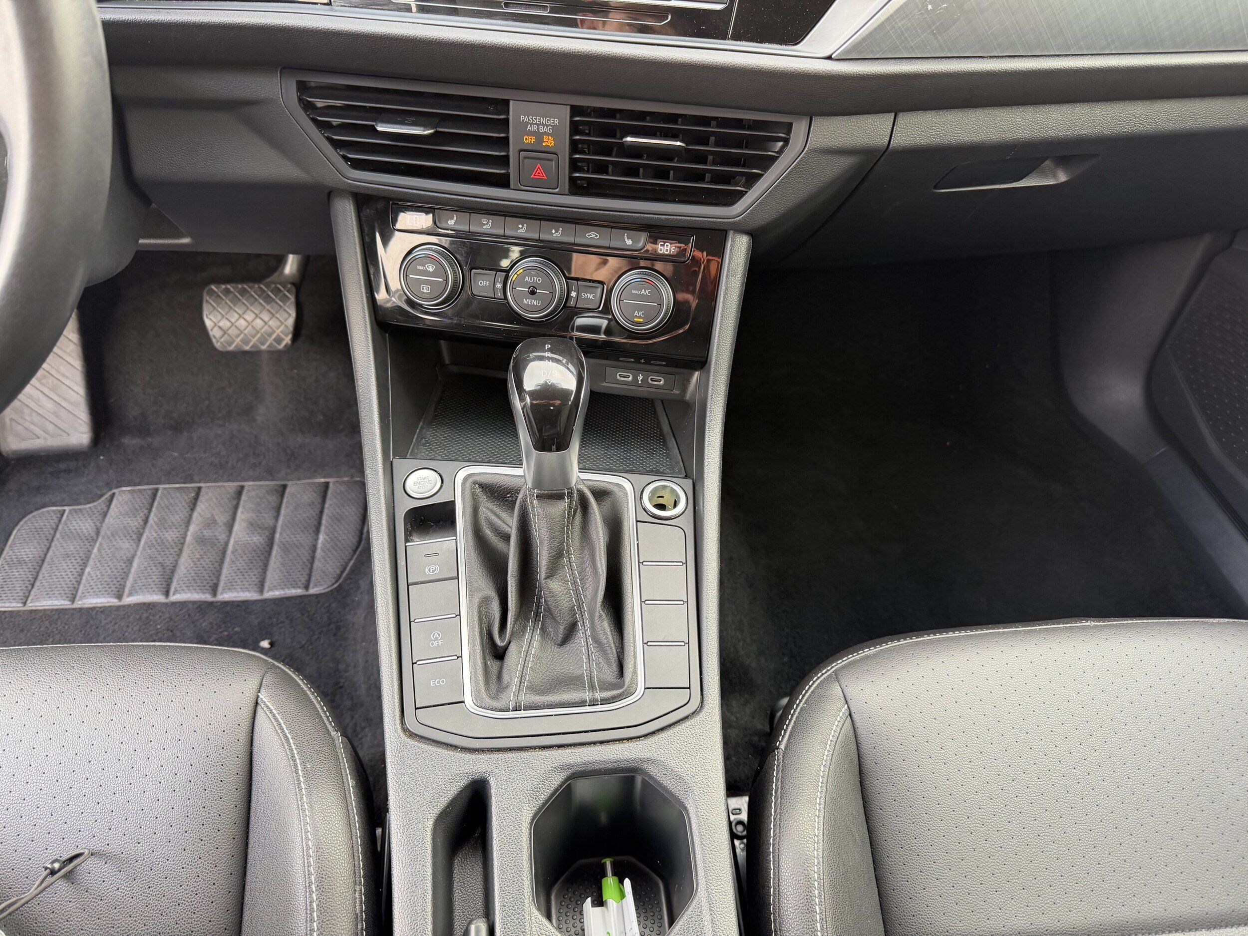 Used 2024 Volkswagen Jetta SE FWD image 22