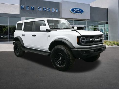 New 2026 Ford Bronco Outer Banks AWD/4WD image 1