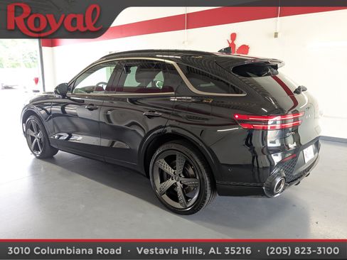 Used 2023 Genesis GV70 2.5T w/ Sport Prestige Package AWD/4WD image 2