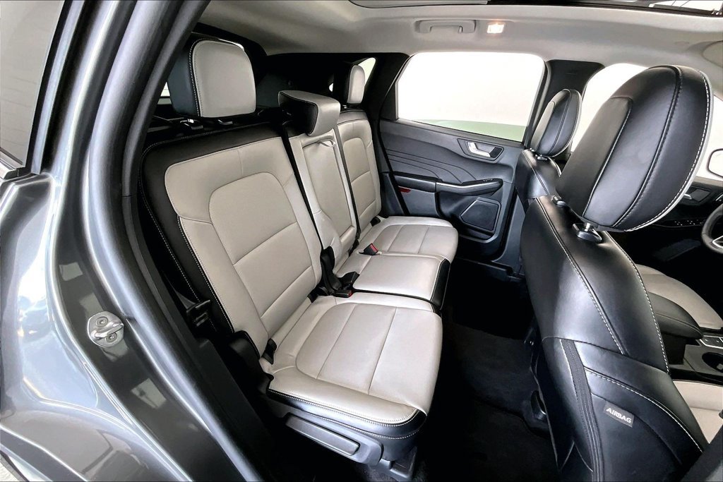Used 2025 Ford Escape Platinum AWD/4WD image 33