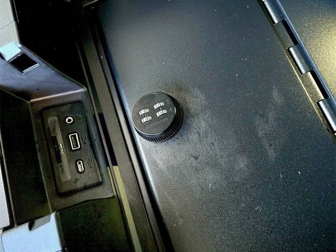 Used 2021 GMC Sierra 1500 Denali w/ Denali Ultimate Package image 24