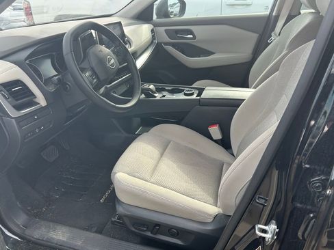 Used 2025 Nissan Rogue SV AWD/4WD image 11