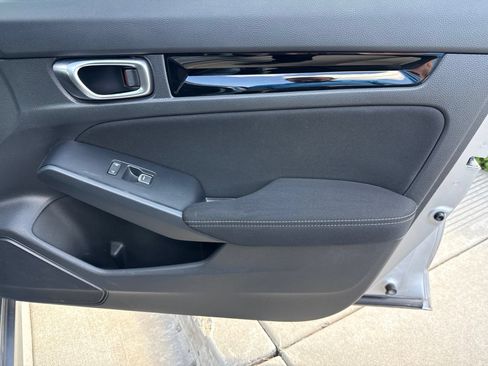 Certified 2023 Honda Civic EX image 33