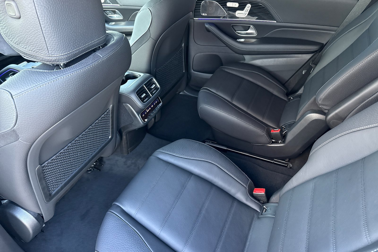 New 2025 Mercedes-Benz GLS 580 4MATIC image 4