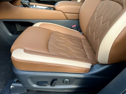 New 2026 Nissan Pathfinder Platinum image 32