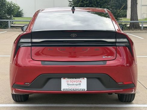 New 2026 Toyota Prius Plug-In Hybrid FWD image 5