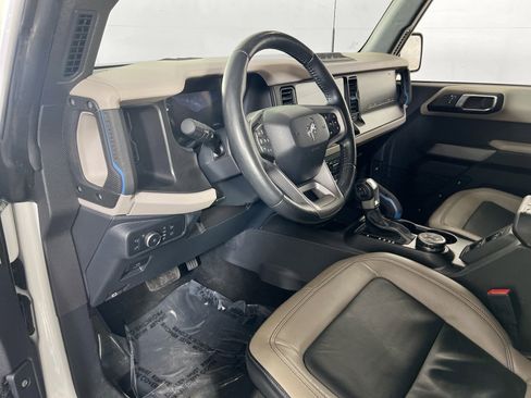 Used 2022 Ford Bronco Wildtrak image 9
