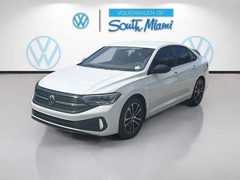 Used 2022 Volkswagen Jetta Sport FWD image 3