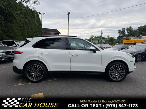Used 2021 Porsche Cayenne AWD/4WD image 9