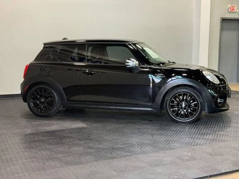Used 2018 MINI Cooper 2-Door Hardtop FWD image 5