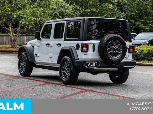 Used 2025 Jeep Wrangler Unlimited Sport AWD/4WD image 9