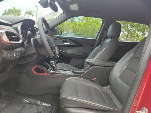 Used 2021 Chevrolet TrailBlazer RS w/ Technology Package FWD image 24