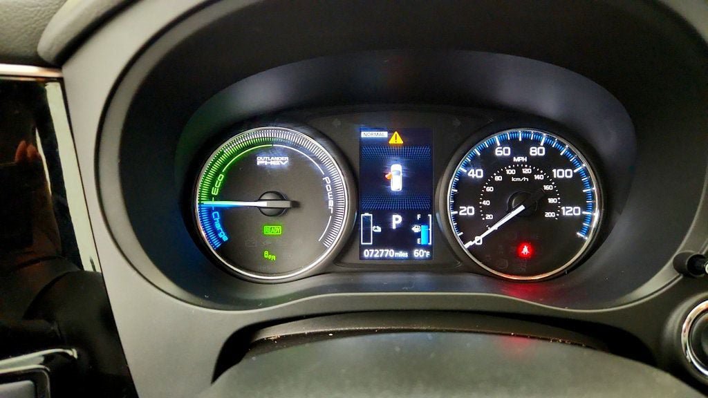 Used 2018 Mitsubishi Outlander SEL AWD/4WD image 14