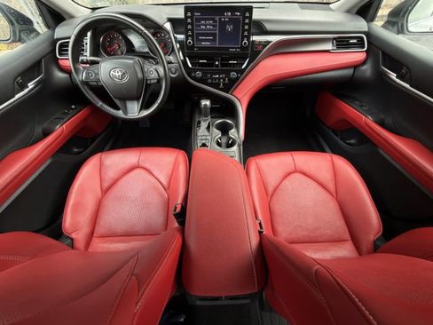 Used 2022 Toyota Camry XSE FWD image 10