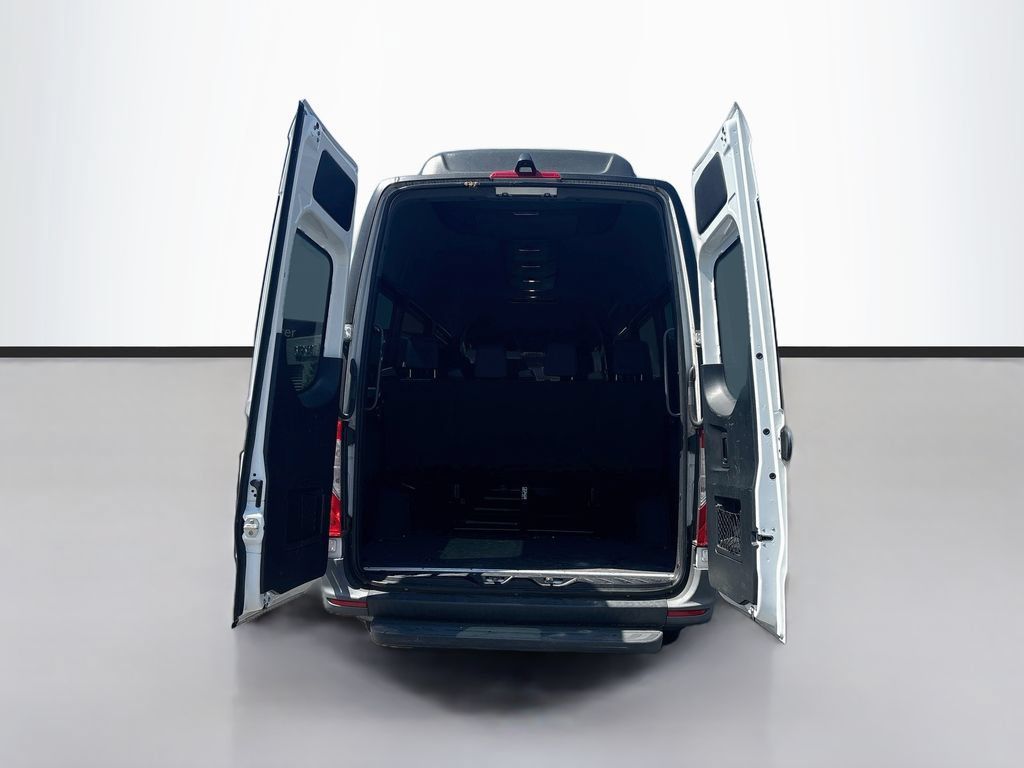 Used 2022 Mercedes-Benz Sprinter 2500 image 9