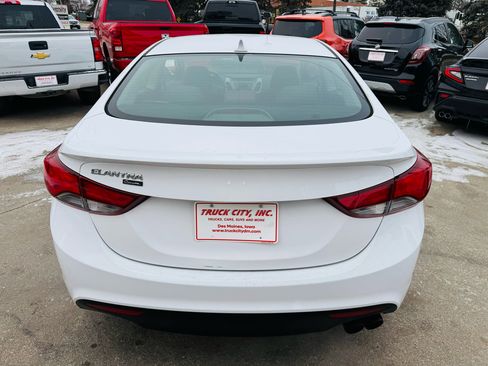 Used 2014 Hyundai Elantra image 4