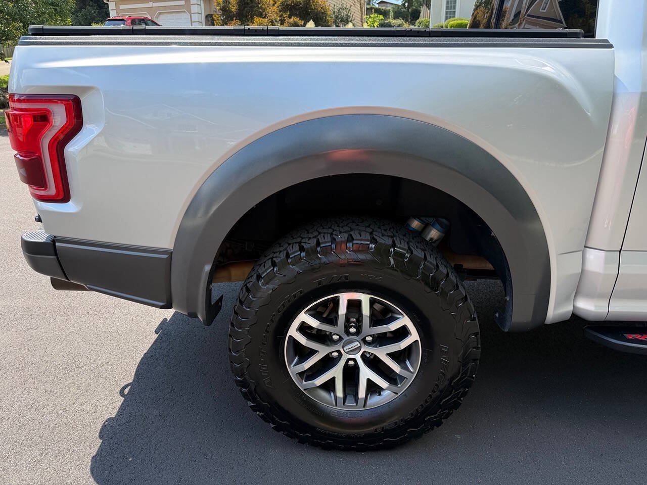 Used 2017 Ford F150 Raptor w/ Equipment Group 802A Luxury AWD/4WD image 45