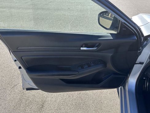 Used 2024 Nissan Altima 2.5 SV image 20