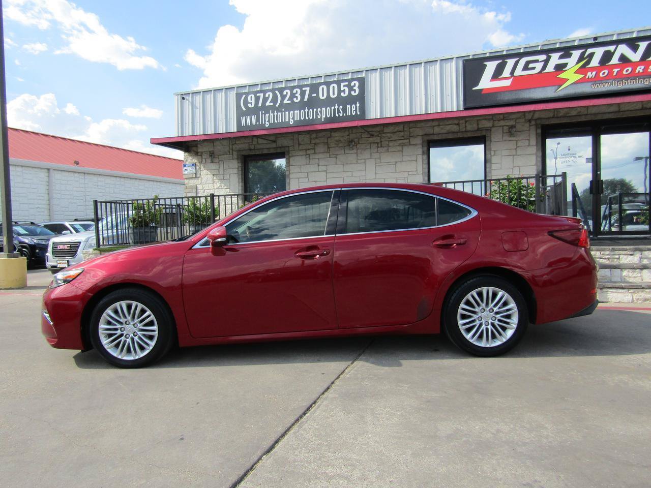 Used 2016 Lexus ES 350 w/ Premium Package w/Wood Trim FWD image 2